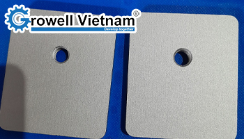 Ứng dụng của máy tạo nhám kim loại trong công nghiệp