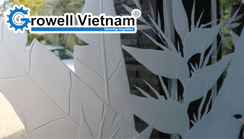 Tạo hiệu ứng mờ trên kính bằng công nghệ phun cát hiện đại