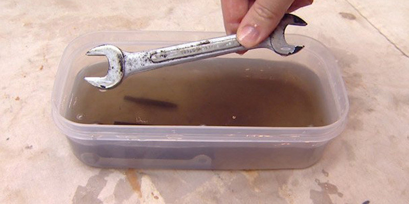 Xăng có tẩy được rỉ sét không Xăng có tẩy được rỉ sét không